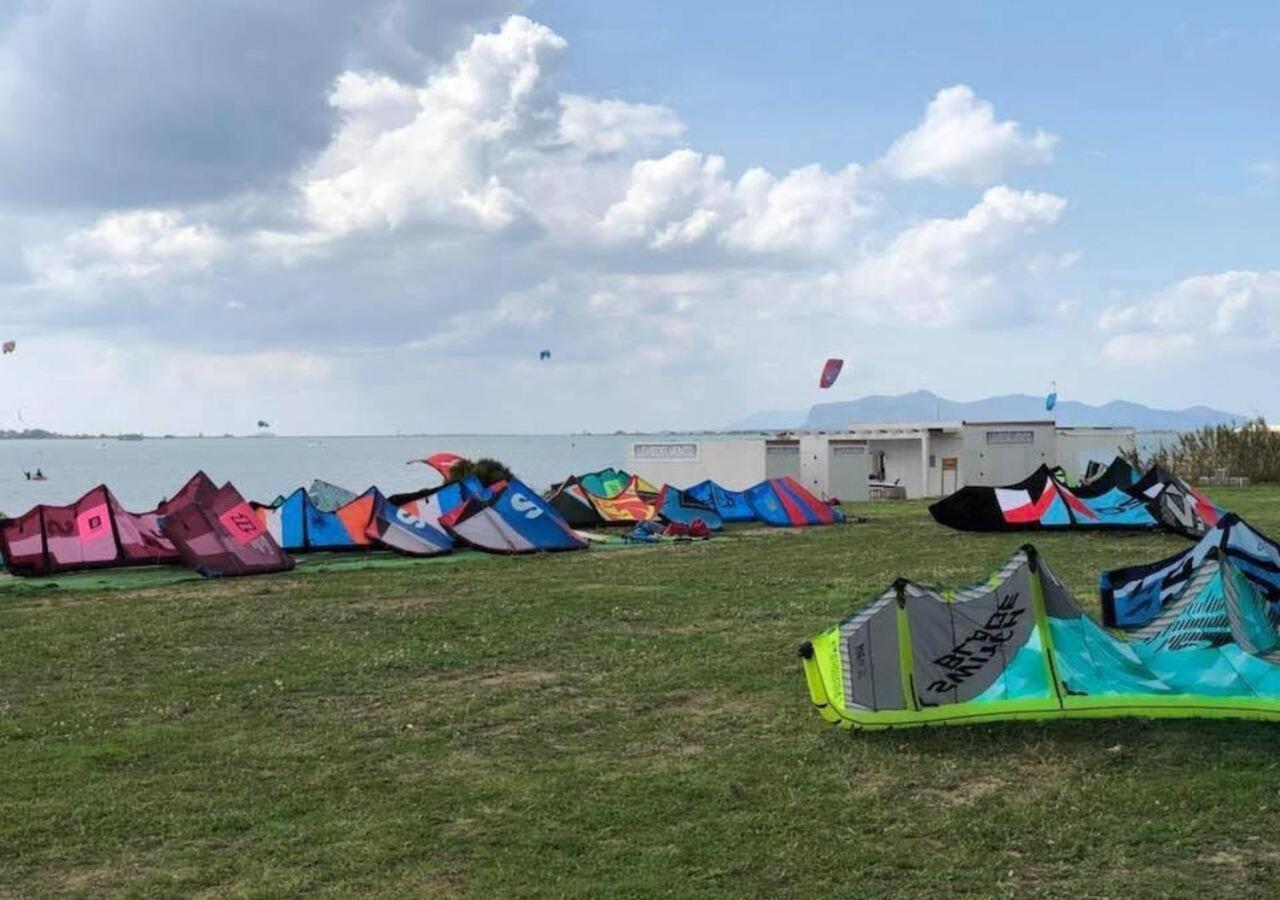 Kite Hub Lo Stagnone Acomodação com café da manhã Birgi Vecchi Exterior foto